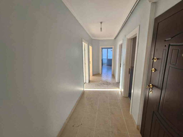 KURTKÖY MERKEZDE 2+1 BALKONLU 87M² ARAKAT