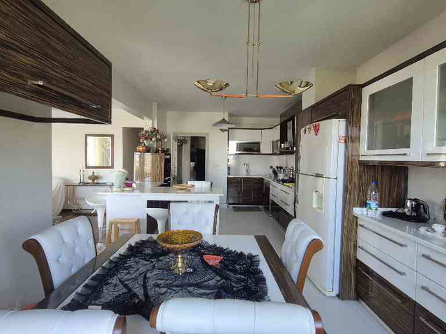 İZMİT YENİCUMA YANI 240 M2 EŞYALI 4+1 KİRALIK DAİRE