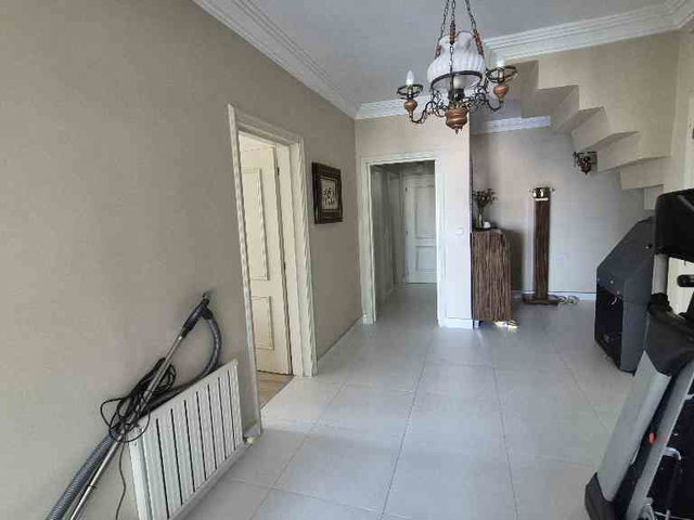 İZMİT YENİCUMA YANI 240 M2 EŞYALI 4+1 KİRALIK DAİRE