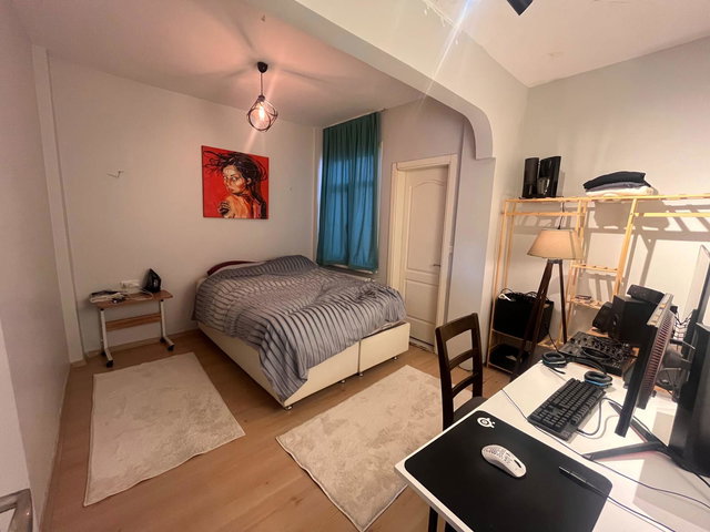 ASARİYE CADDESİNDE DENİZ MANZARALI 2+1 SATILIK DAİRE