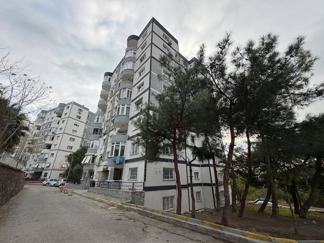 BORNOVA EVKA 4 MAHALLESİ  SATILIK 3+1 DAİRE TADİLATLI