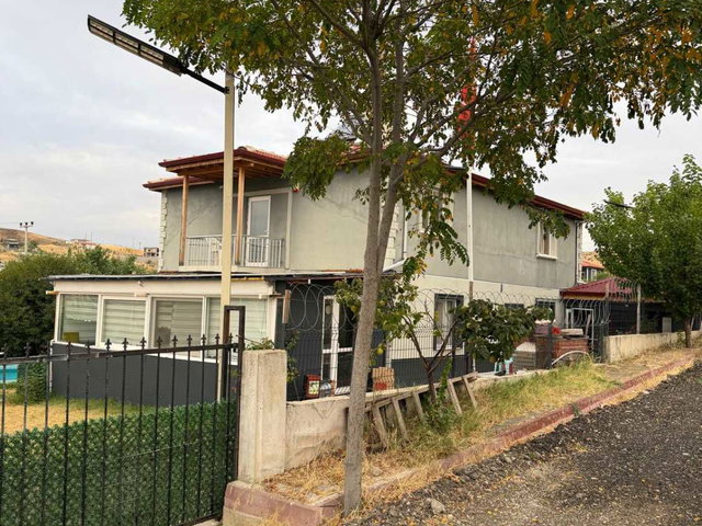PURSAKLAR SİRKELİ 7+1 VİLLA VE ARSASI