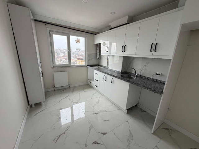 KOCAELİ GEBZE E5 VE MARMARAYA YAKIN KİRALIK 3+1 DUBLEX DAİRE.