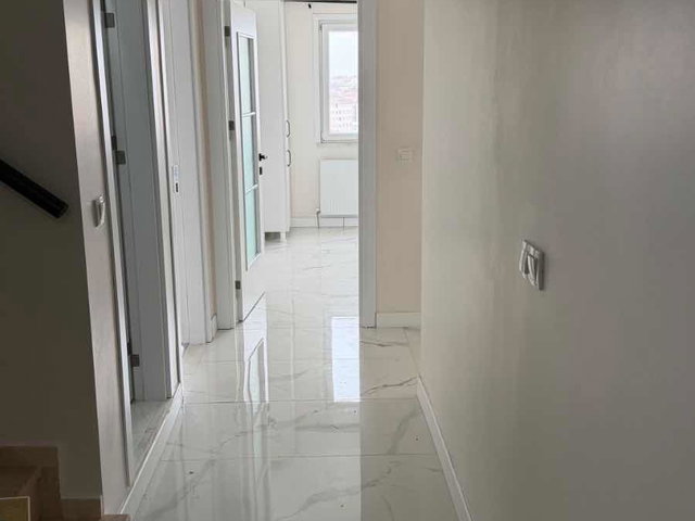 KOCAELİ GEBZE E5 VE MARMARAYA YAKIN KİRALIK 3+1 DUBLEX DAİRE.