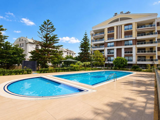 UNCALI KONAKLAR'DA LÜX SİTEDE SATILIK 3+1 ARAKAT DAİRE