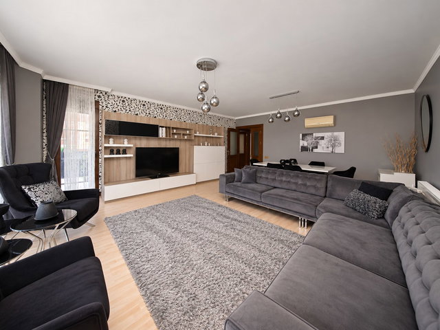 UNCALI KONAKLAR'DA LÜX SİTEDE SATILIK 3+1 ARAKAT DAİRE