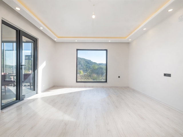 REMAX ADVANTAGE'DEN NALINLAR DA SATILIK EV VE GENİŞ ARAZİ