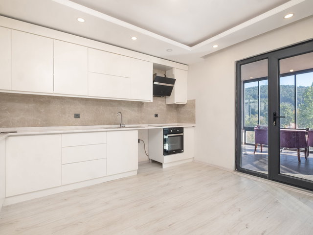 REMAX ADVANTAGE'DEN NALINLAR DA SATILIK EV VE GENİŞ ARAZİ