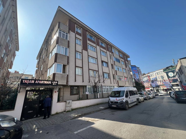ÇEKMEKÖY ÇAMLIK METROYA YÜRÜME MESAFESİNDE 3+1 SATILIK BOŞ DAİRE
