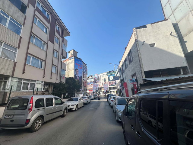ÇEKMEKÖY ÇAMLIK METROYA YÜRÜME MESAFESİNDE 3+1 SATILIK BOŞ DAİRE