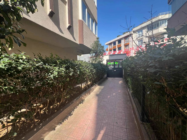 ÇEKMEKÖY ÇAMLIK METROYA YÜRÜME MESAFESİNDE 3+1 SATILIK BOŞ DAİRE
