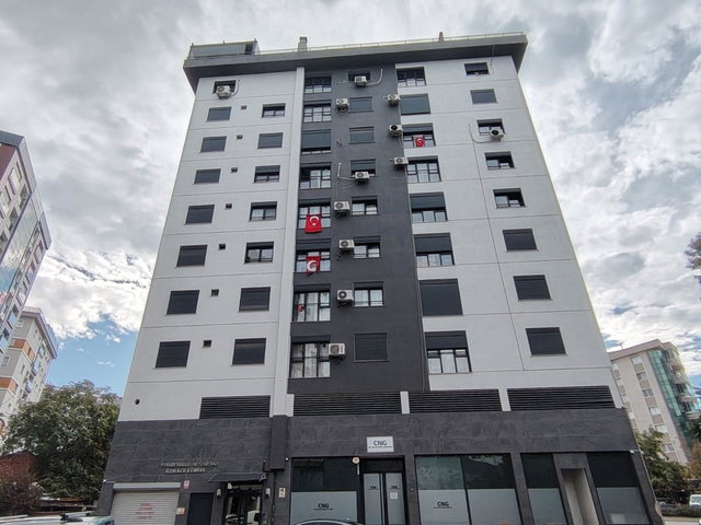 ANADOLU CADDESİ ÜZERİNDE EŞYALI KİRALIK 1+1 LÜKS DAİRE