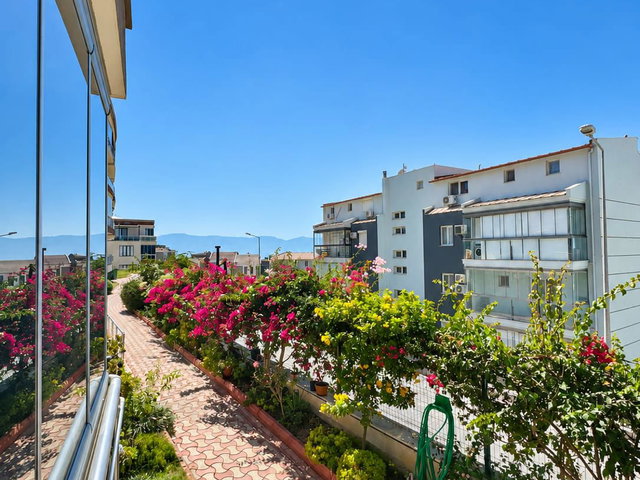 KUŞADASI DEĞİRMENDERE’DE SİTE İÇERİSİNDE GENİŞ 1+1 | BALKONLU | KREDİYE UYGUN