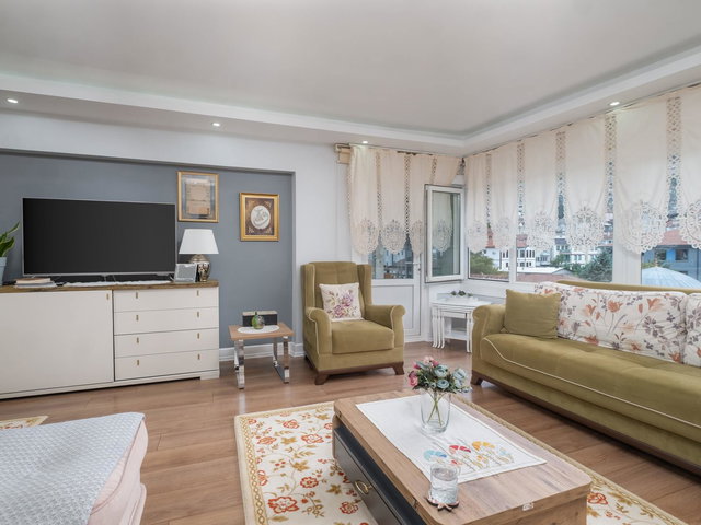 REMAX ADVANTAGE'DEN HEYKEL ERKEK LİSESİ YANI 2+1 SATILIK DAİRE