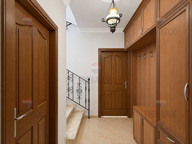 REMAX AVLU'DAN KOCAHAMZALI'DA 4+1 TRİPLEX SATILIK VİLLA