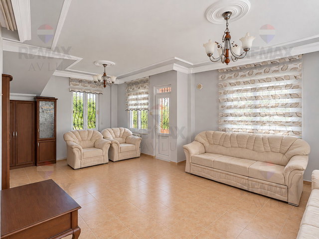 REMAX AVLU'DAN KOCAHAMZALI'DA 4+1 TRİPLEX SATILIK VİLLA