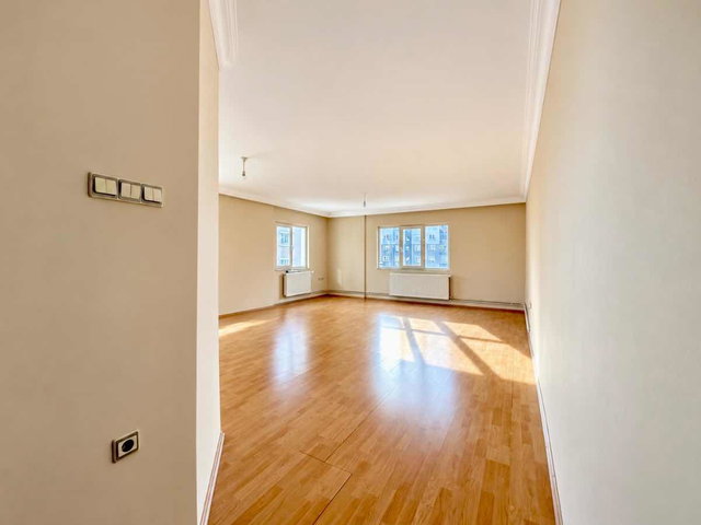 DURUŞEHİR 1'DE AYRICALIKLI SİTE YAŞAMI ARAYANLARA | REMAX GÖKHAN
