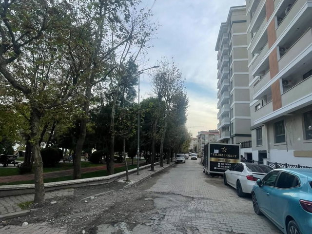 BAHÇELİEVLER'DE BUTİK SİTEDE SIFIR 2+1 DAİRE- PARK MANZARALI