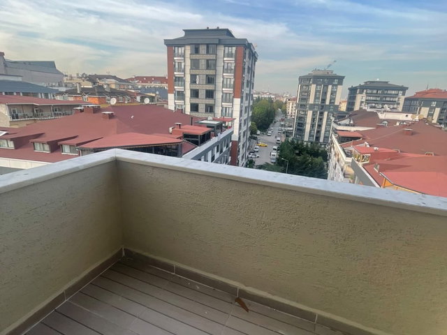 BAHÇELİEVLER'DE BUTİK SİTEDE SIFIR 2+1 DAİRE- PARK MANZARALI