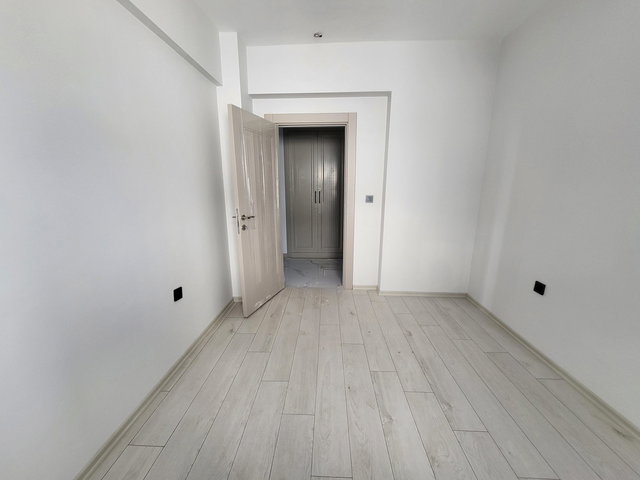 REMAX DEĞİŞİM-ATAŞEHİR MAH.DE SATILIK 2+0 YENİ DAİRE..