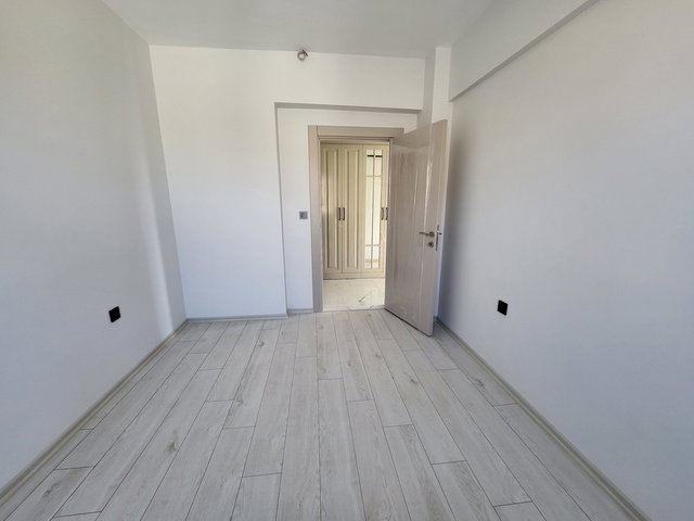 REMAX DEĞİŞİM-ATAŞEHİR MAH.DE SATILIK 2+0 YENİ DAİRE...