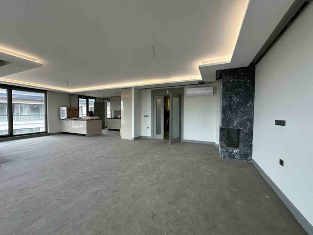 ÜSKÜDAR BURHANİYE’DE BOĞAZ MANZARALI 6+1 DUBLEKS KİRALIK DAİRE