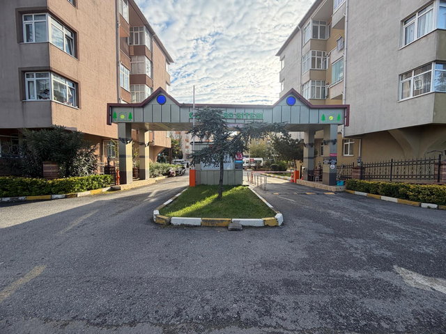 ÇEKMEKÖY GÜVEN 89 SİTESİNDE-İÇİ TAMAMEN YENİLENMİŞ 85 M2 2+1