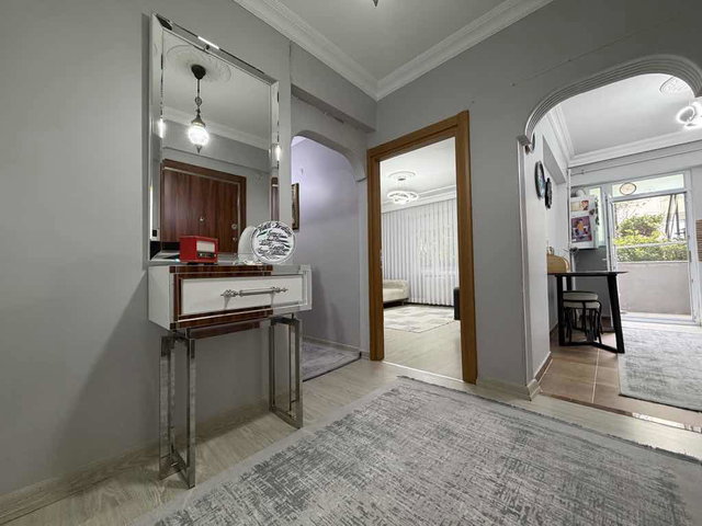 ÇEKMEKÖY GÜVEN 89 SİTESİNDE-İÇİ TAMAMEN YENİLENMİŞ 85 M2 2+1