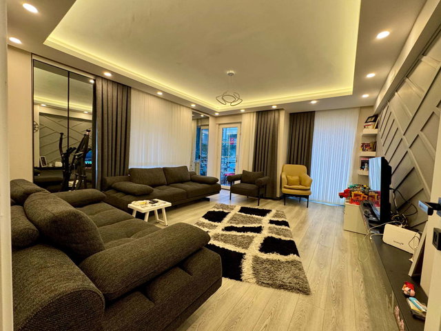 İZMİT YENİŞEHİR MAHALLESİ İÇİ YAPILI LÜKS 2+1 SATILIK DAİRE