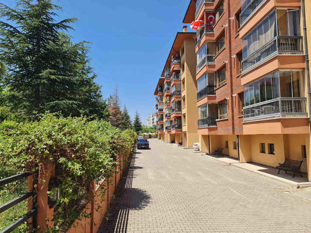REMAX MOD'DAN AKARŞBAŞI MAH. ADA SİTESİNDE KİRALIK 4+1 DAİRE