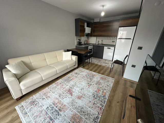 ÜNİVERSİTE VE ŞEHİR HASTANESİ KARŞISINDA, KİRALIK EŞYALI 1+1 DAİRE