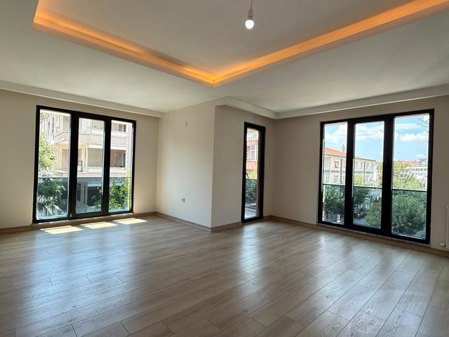 AVCILAR MERKEZDE KAPALI OTOPARKLI 3+1 SATILIK SIFIR DAİRE