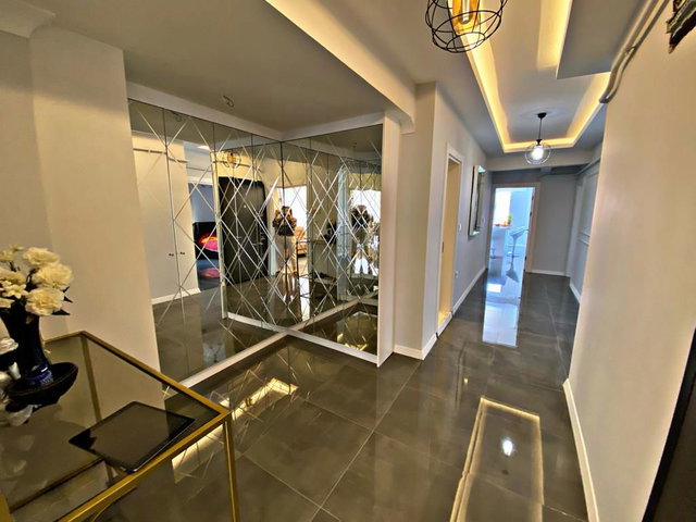 İZMİT YENİŞEHİR KONAK HASTANESİ MEVKİİNDE İÇİ YAPILI 2+1 KİRALIK DAİRE