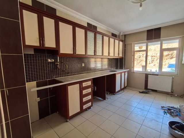 RE/MAX DEĞİŞİM’DEN ABDULLAHPAŞA MAHALLESİ’NDE KİRALIK 3+1 DAİRE!