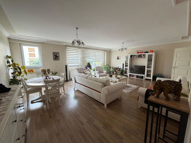 PENDİK YENİŞEHİR ELEGAN EVLER SİTESİ'NDE SATILIK 3+1