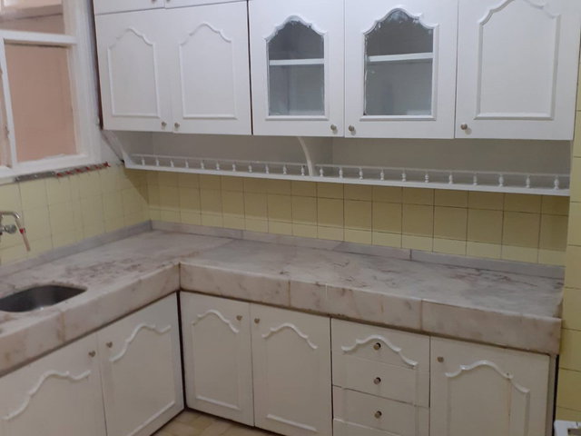 BAKIRKÖY ÇARŞIDA 2.ARAKAT 3+1 GENİŞ 130 M2