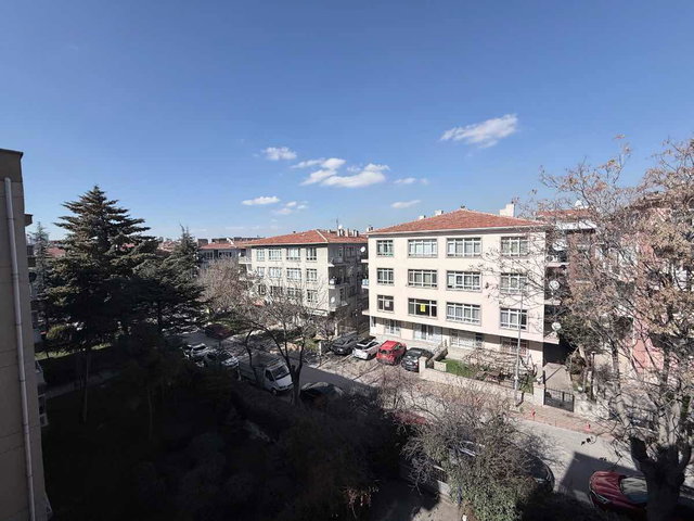 EMEK SİTESİ İÇİ YENİLENMİŞ KİRALIK 2+1 DAİRE