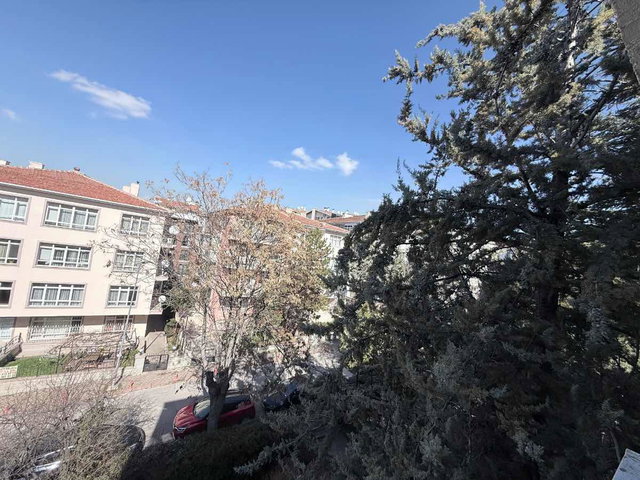 EMEK SİTESİ İÇİ YENİLENMİŞ KİRALIK 2+1 DAİRE
