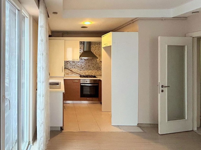 RE/MAX’TEN EKİNOBA’DA ADLİYE & E-5'E YÜRÜME MESAFESİNDE, KREDİYE UYGUN, SİTE İÇİNDE, BOŞ 1+1