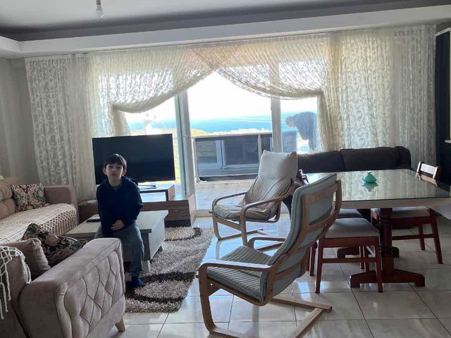 KARABURUN İSKELE’DE EŞYALI 2+1 FULL DENİZ MANZARASINA SAHİP KİRALIK DAİRE |