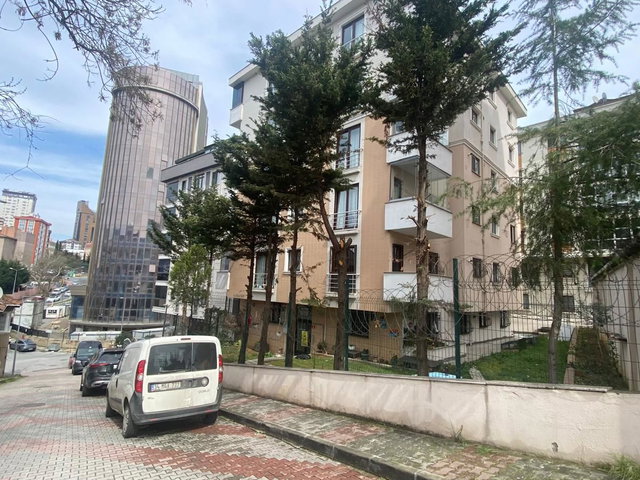 ATAŞEHIR HASTANELER BÖLGESI BOŞ 3+1 SATILIK DAIRE