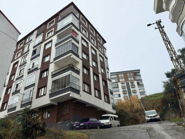 AKÇAABAT ÇOLAKLI'DA MASRAFSIZ 3+1 SATILIK DAİRE ( SAHİLE 145M