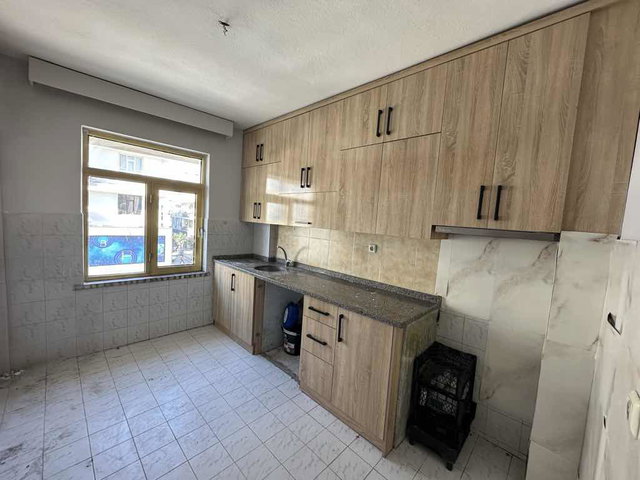AŞAĞI PAZARCI MAHALLESİNDE SATILIK 2+1 ARAKAT DAİRE
