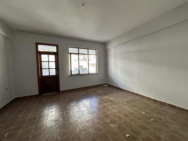 AŞAĞI PAZARCI MAHALLESİNDE SATILIK 2+1 ARAKAT DAİRE