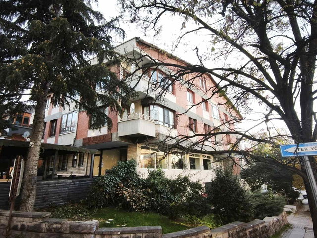 AŞAĞI ÖVEÇLERDE, 1330.CADDEDE, MERKEZİ KONUMDA 2+1 FIRSAT DAİRE