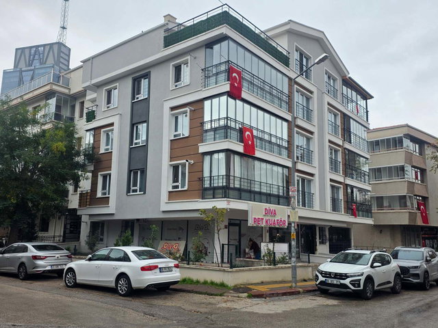 AYDINLIKEVLER ÇAĞDAŞ SOKAK'TA SATILIK 220 M² NET 6+1 DAİRE
