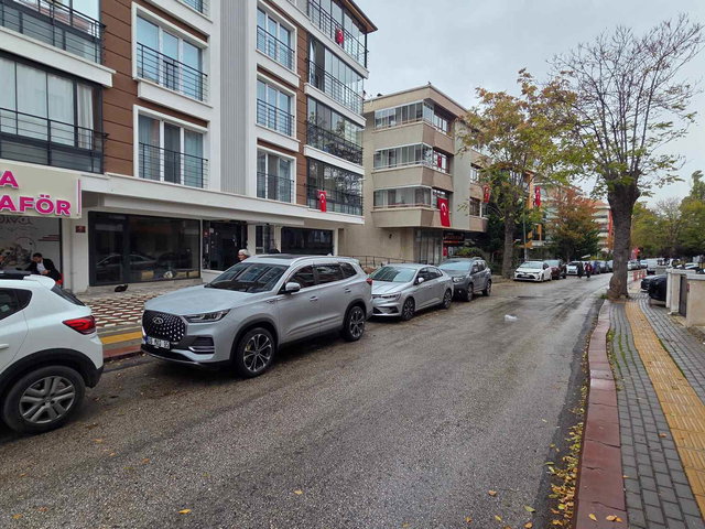 AYDINLIKEVLER ÇAĞDAŞ SOKAK'TA SATILIK 220 M² NET 6+1 DAİRE