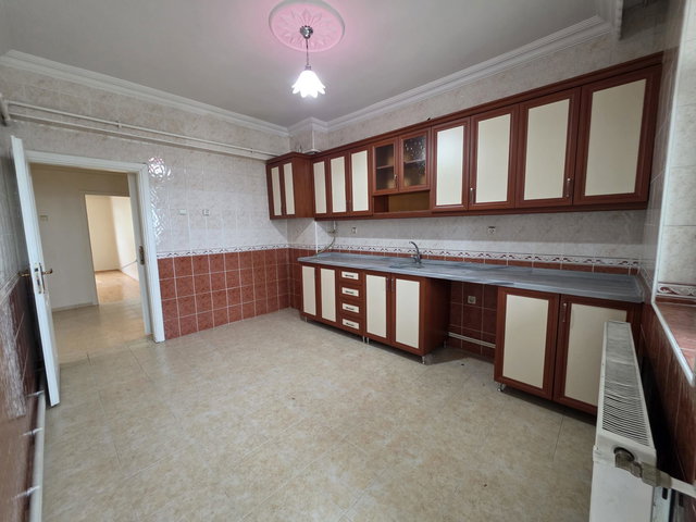 REMAX İLKE'DEN ŞÜKRÜPAŞA'DA 3+1 KİRALIK DAİRE