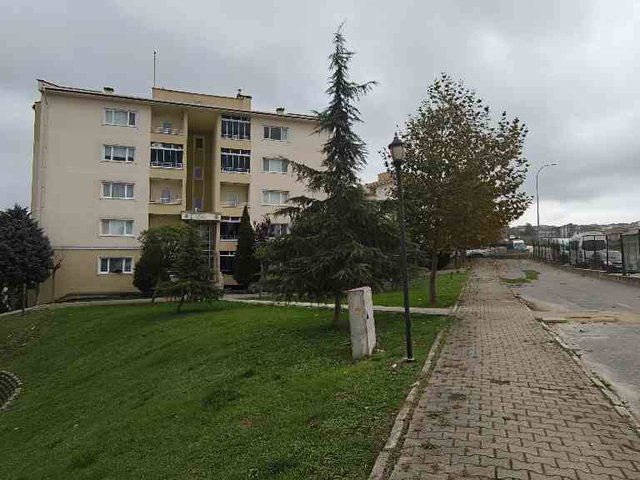 ADAPAZARI’NDA SİTE İÇİNDE 3+1 | 125 M² BRÜT | EN ÜST KAT (5/5) | BALKONLU