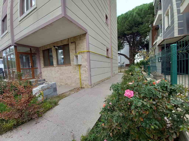 GÖMEÇ’TE 3+1 | 90 M² NET | BAHÇE KATI | DOĞALGAZ KOMBİLİ | BALKONLU KİRALIK DAİRE